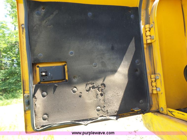 image for item L6107 2005 Hyundai 180LC-7 excavator