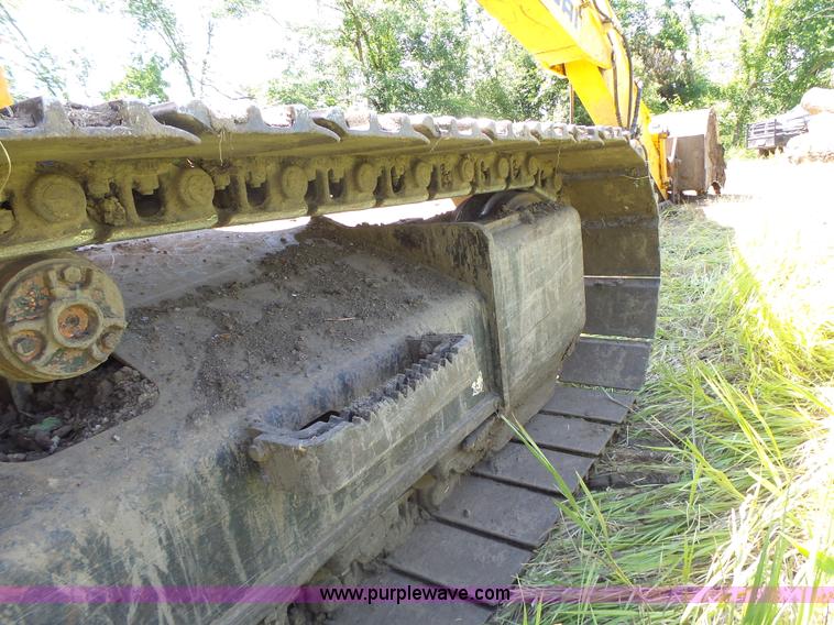 image for item L6107 2005 Hyundai 180LC-7 excavator