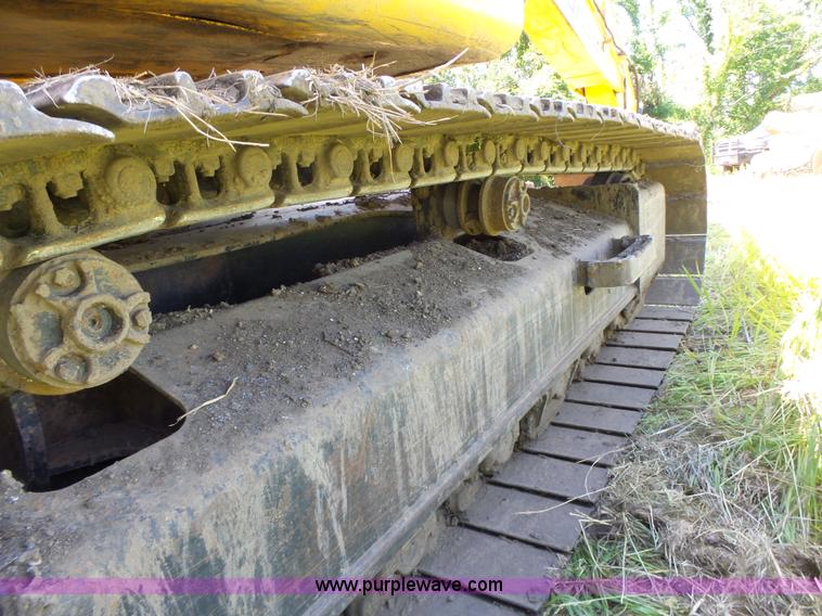 image for item L6107 2005 Hyundai 180LC-7 excavator