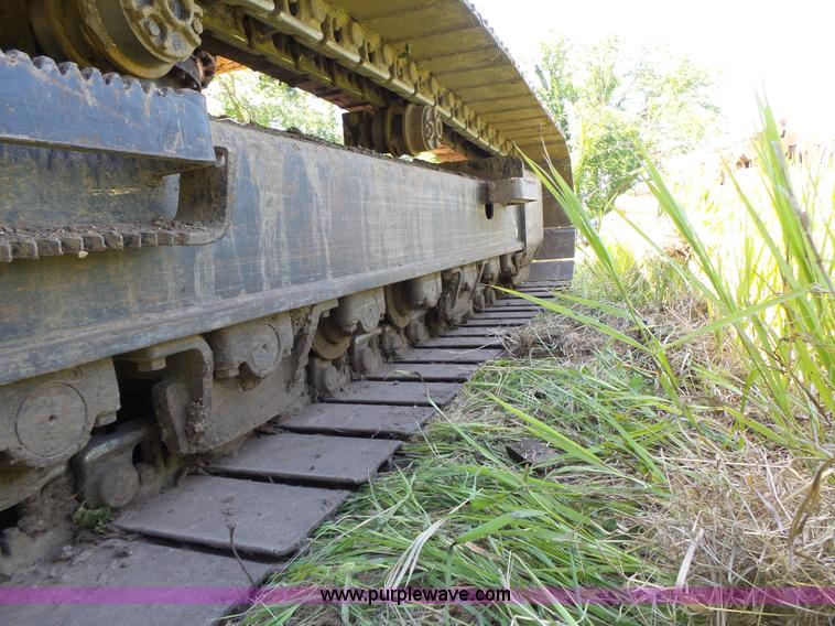 image for item L6107 2005 Hyundai 180LC-7 excavator