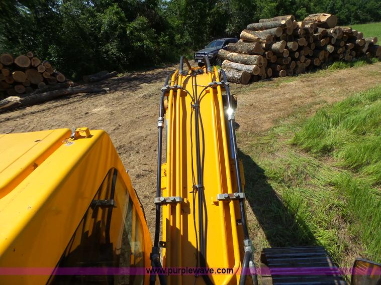 image for item L6107 2005 Hyundai 180LC-7 excavator