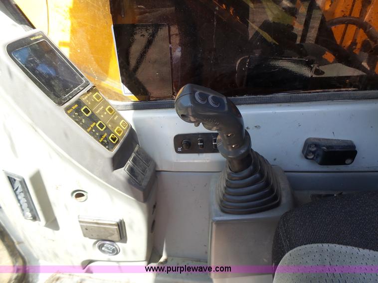 image for item L6107 2005 Hyundai 180LC-7 excavator