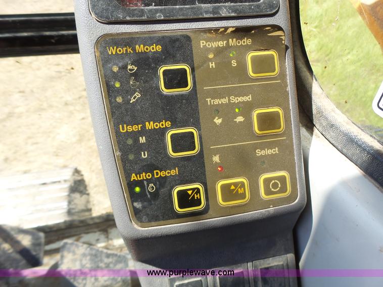 image for item L6107 2005 Hyundai 180LC-7 excavator