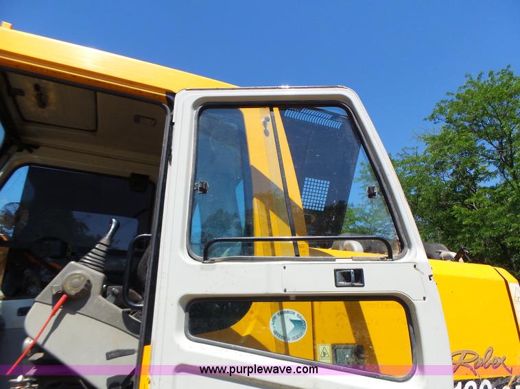 image for item L6107 2005 Hyundai 180LC-7 excavator