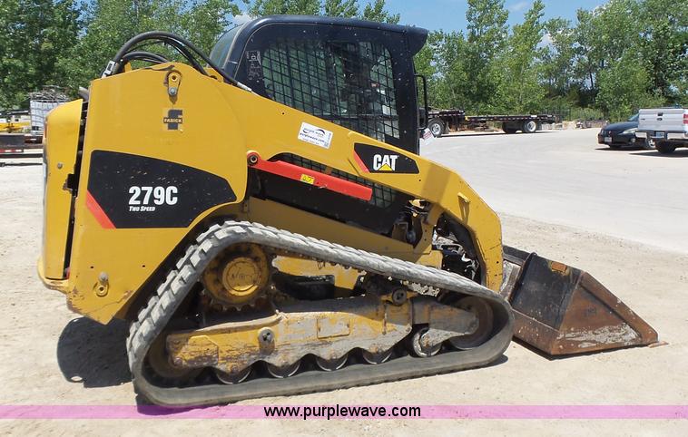 image for item L6108 2011 Caterpillar 279C skid steer