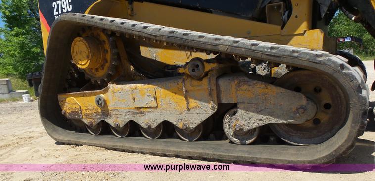 image for item L6108 2011 Caterpillar 279C skid steer