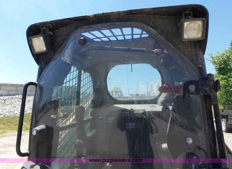 image for item L6108 2011 Caterpillar 279C skid steer