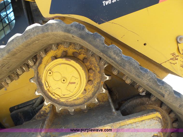 image for item L6108 2011 Caterpillar 279C skid steer