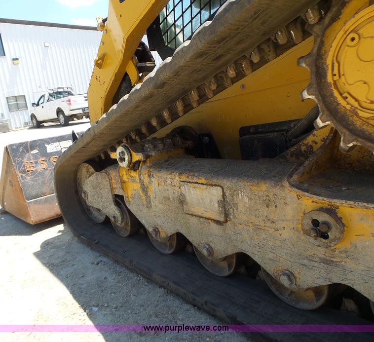 image for item L6108 2011 Caterpillar 279C skid steer