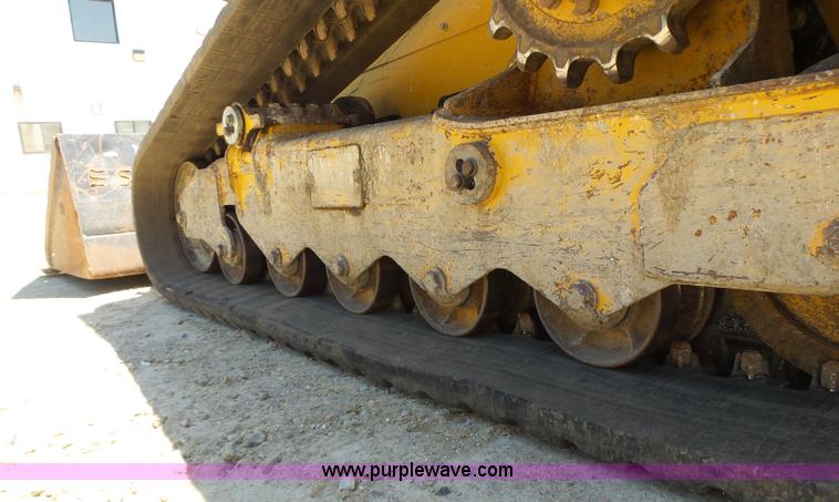 image for item L6108 2011 Caterpillar 279C skid steer