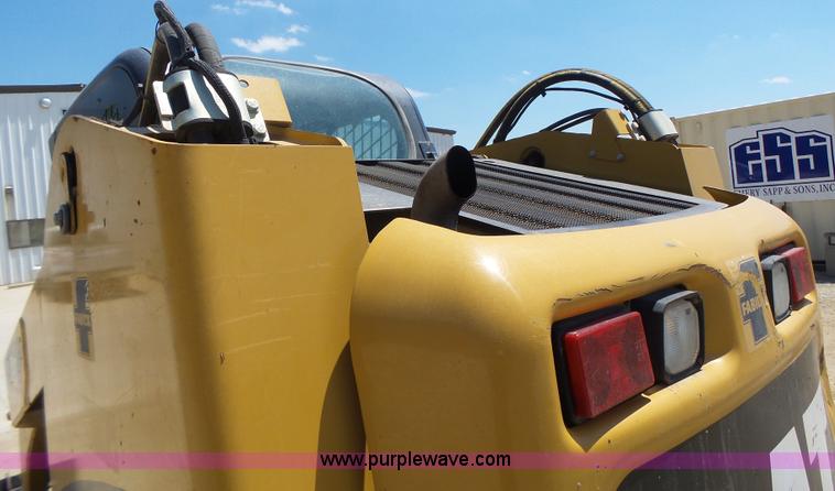 image for item L6108 2011 Caterpillar 279C skid steer