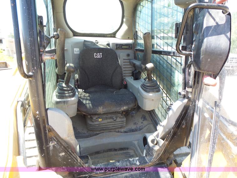 image for item L6108 2011 Caterpillar 279C skid steer