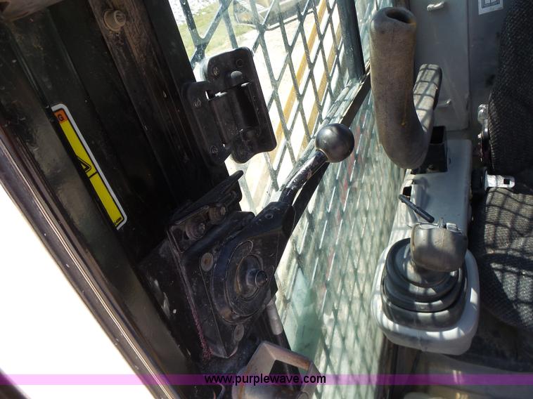 image for item L6108 2011 Caterpillar 279C skid steer