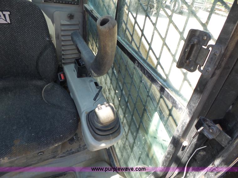 image for item L6108 2011 Caterpillar 279C skid steer