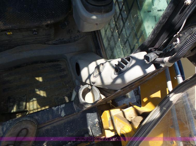 image for item L6108 2011 Caterpillar 279C skid steer