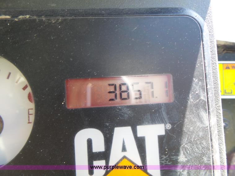 image for item L6108 2011 Caterpillar 279C skid steer