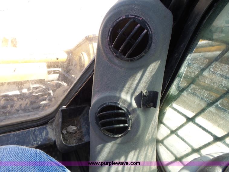 image for item L6108 2011 Caterpillar 279C skid steer