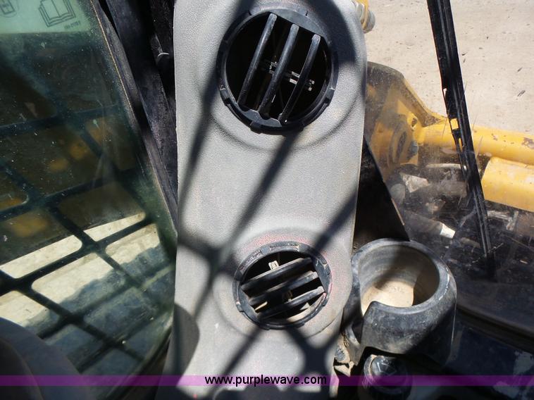 image for item L6108 2011 Caterpillar 279C skid steer