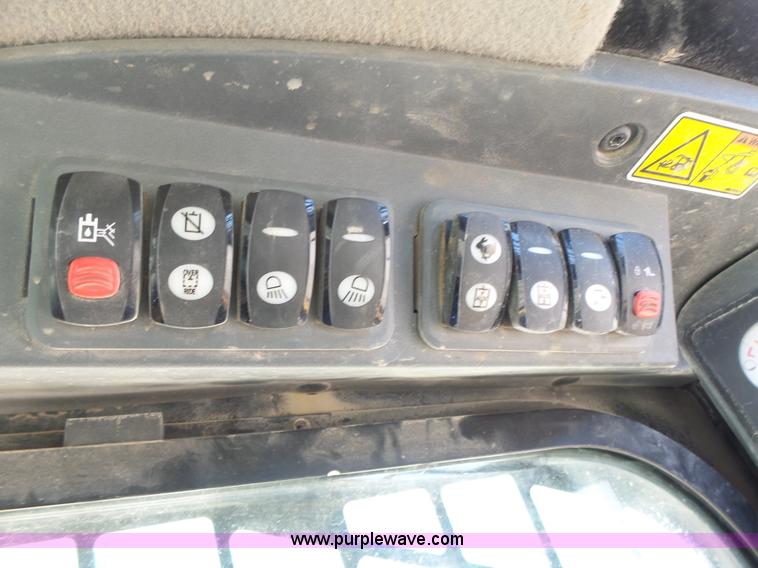 image for item L6108 2011 Caterpillar 279C skid steer