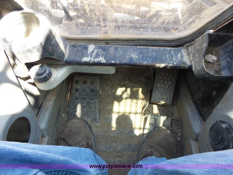 image for item L6108 2011 Caterpillar 279C skid steer