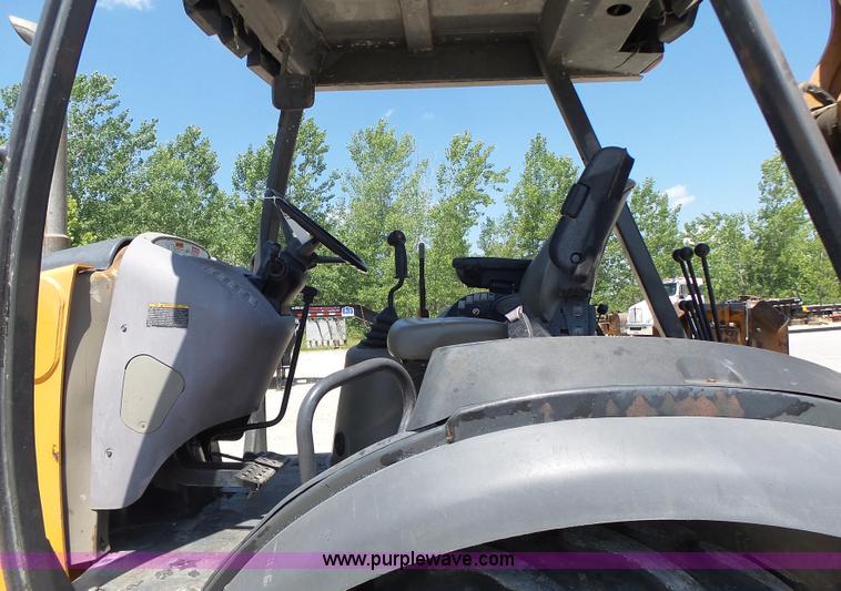 image for item L6109 2005 Case 580M backhoe