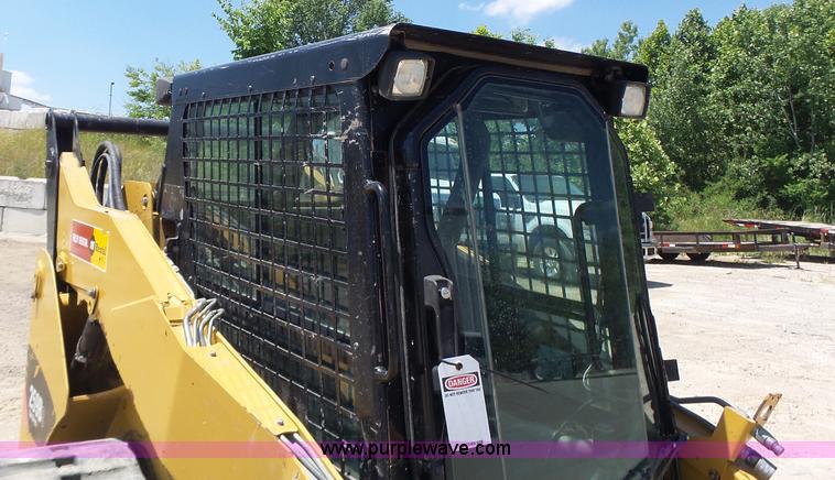 image for item L6110 2012 Caterpillar 259B Series 3 skid steer