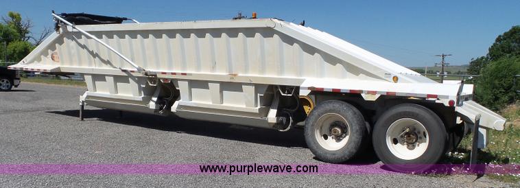 image for item L6583 2010 CTS 2010-BDT-40LP bottom dump trailer
