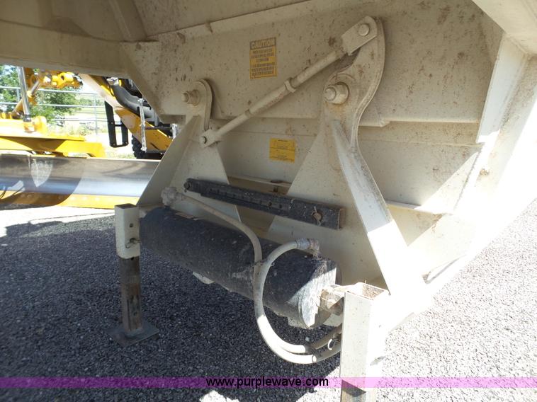 image for item L6583 2010 CTS 2010-BDT-40LP bottom dump trailer