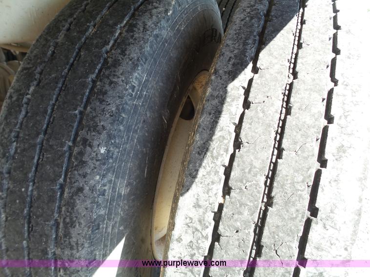 image for item L6583 2010 CTS 2010-BDT-40LP bottom dump trailer