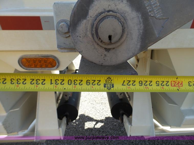 image for item L6583 2010 CTS 2010-BDT-40LP bottom dump trailer