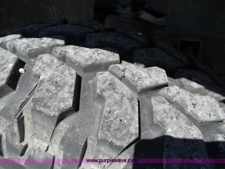 image for item L6584 2006 Chevrolet Silverado 2500 pickup truck