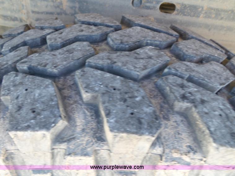 image for item L6584 2006 Chevrolet Silverado 2500 pickup truck