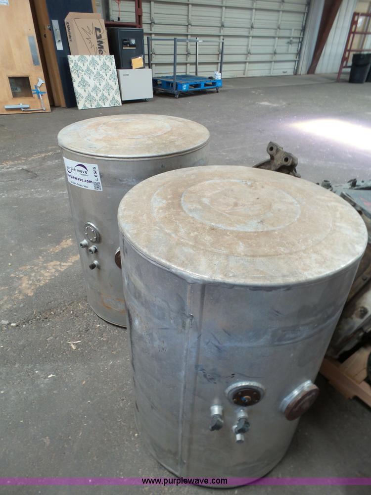 image for item L6585 Mack truck parts