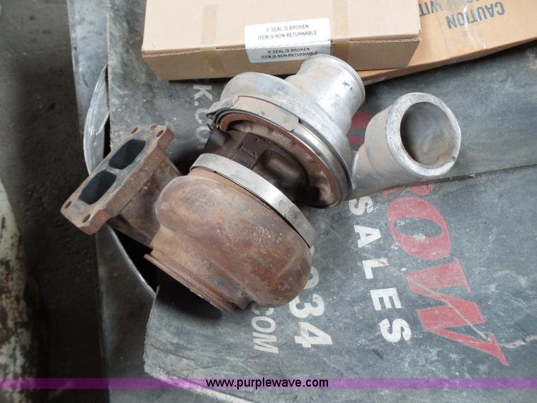 image for item L6585 Mack truck parts