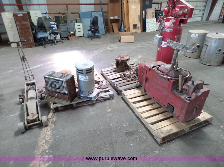 image for item L6586 Shop equipment