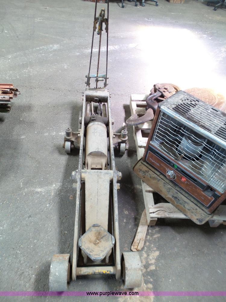 image for item L6586 Shop equipment