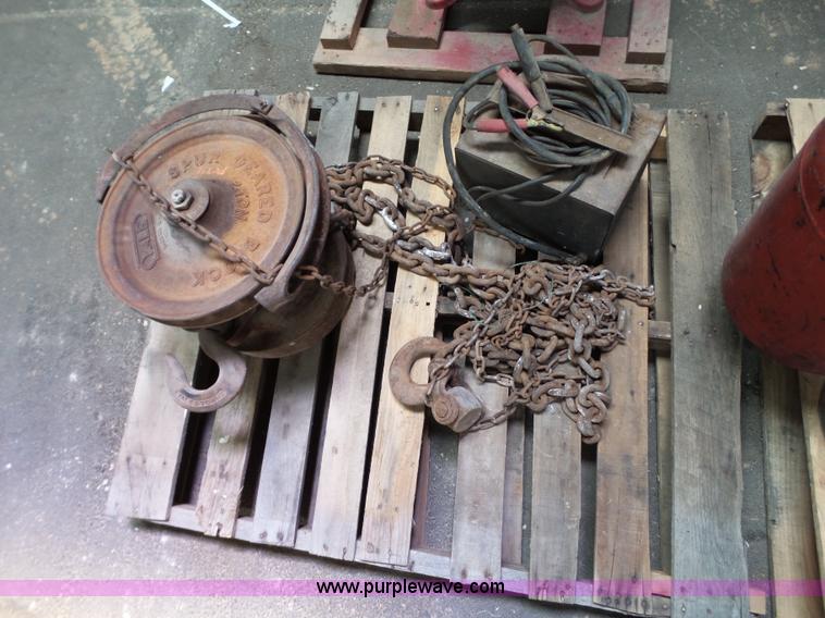 image for item L6586 Shop equipment