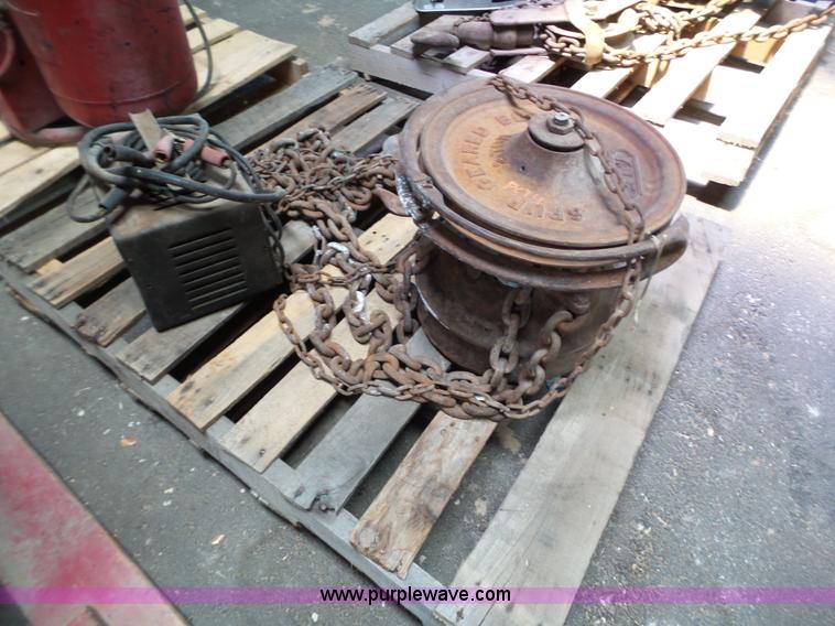 image for item L6586 Shop equipment