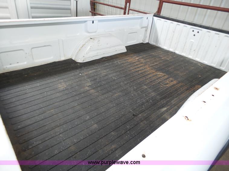 image for item L6588 2006 Chevrolet Silverado 2500HD Ext. Cab pickup truck