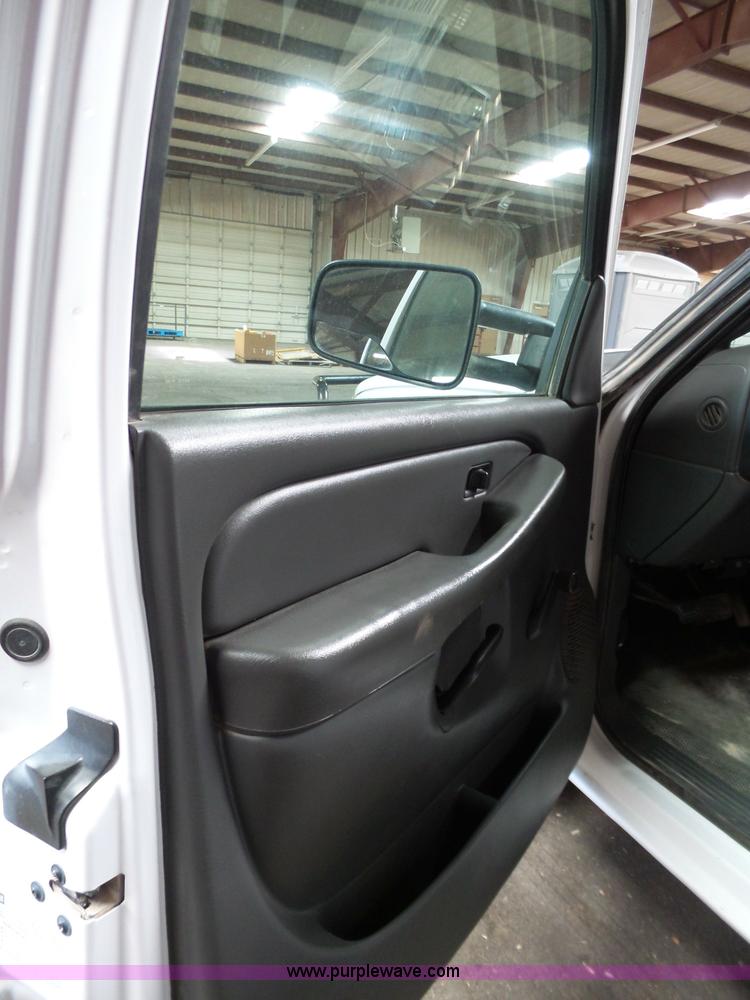 image for item L6588 2006 Chevrolet Silverado 2500HD Ext. Cab pickup truck