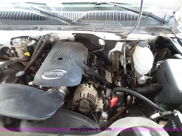 image for item L6588 2006 Chevrolet Silverado 2500HD Ext. Cab pickup truck