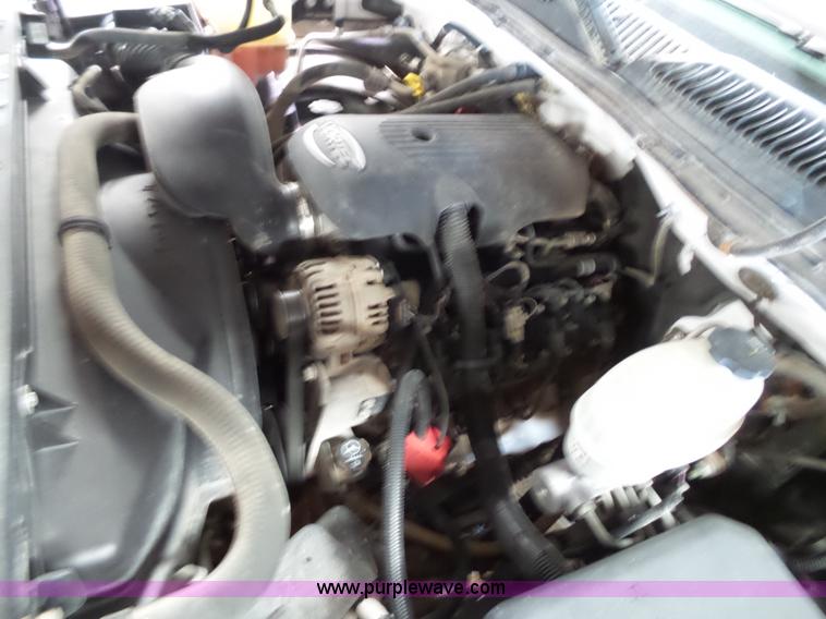 image for item L6588 2006 Chevrolet Silverado 2500HD Ext. Cab pickup truck