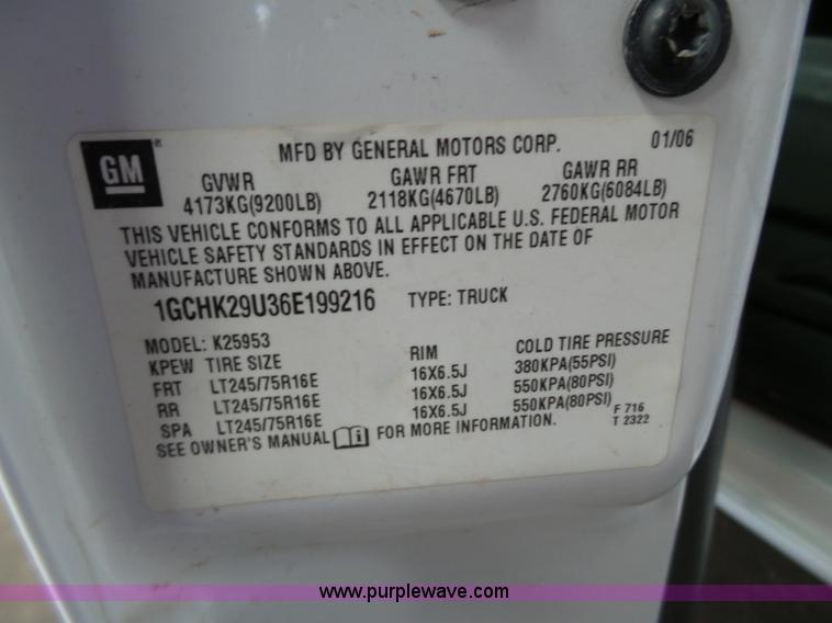 image for item L6588 2006 Chevrolet Silverado 2500HD Ext. Cab pickup truck