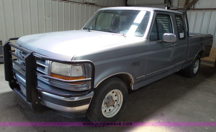image for item L6591 1994 Ford F150 Ext. Cab pickup truck