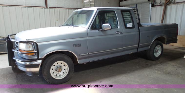 image for item L6591 1994 Ford F150 Ext. Cab pickup truck
