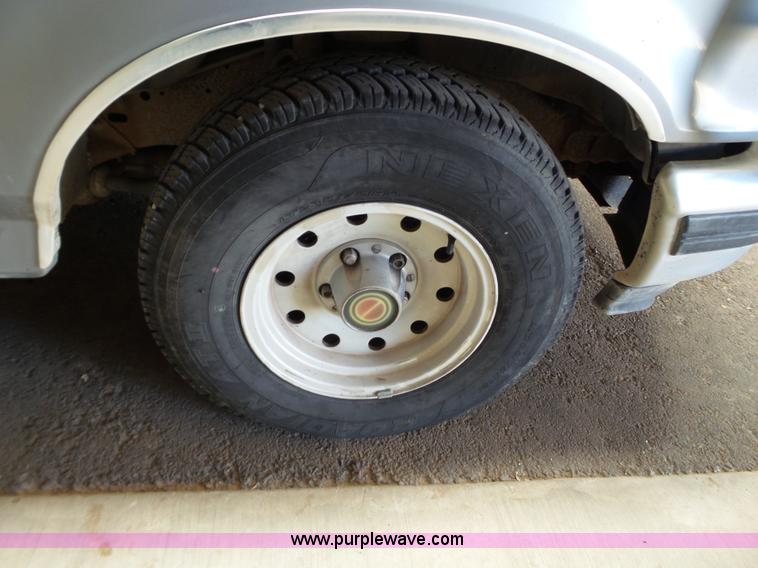 image for item L6591 1994 Ford F150 Ext. Cab pickup truck