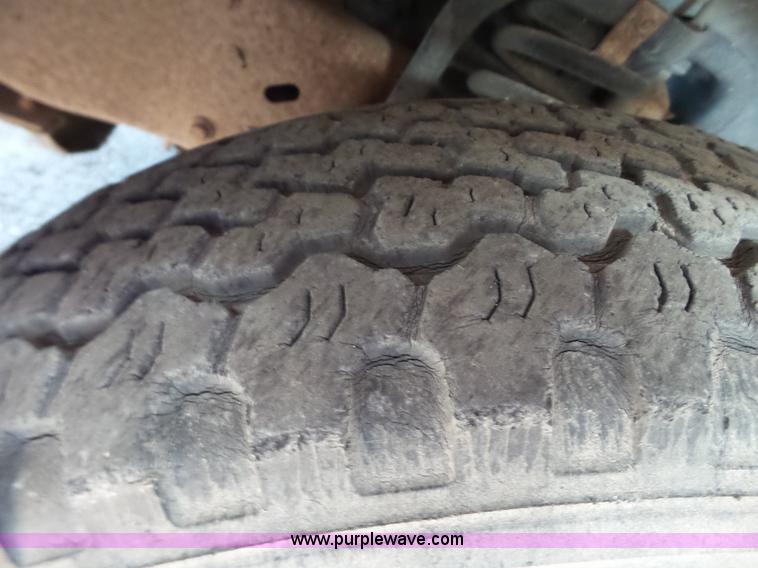 image for item L6591 1994 Ford F150 Ext. Cab pickup truck