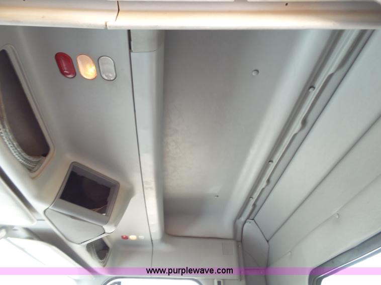 image for item L6592 1999 Freightliner Century Class semi truck