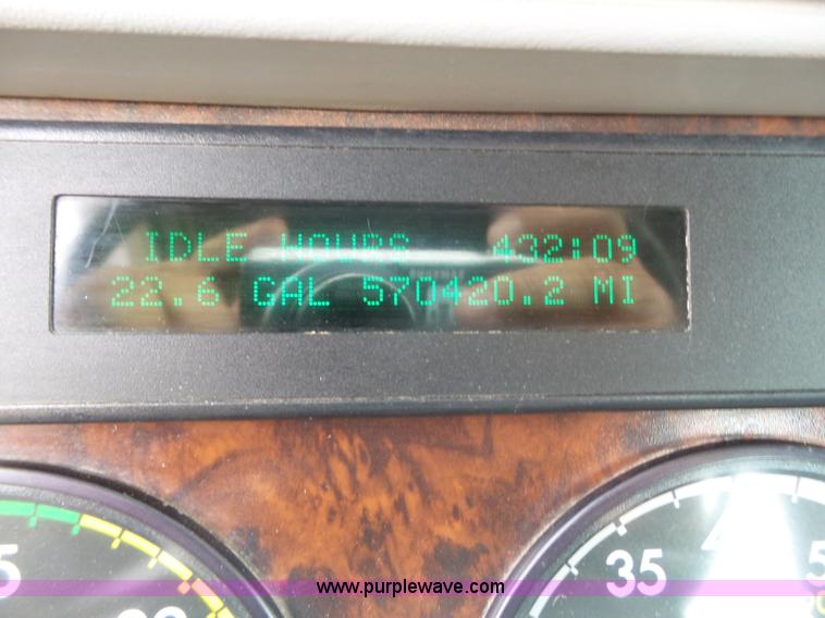 image for item L6592 1999 Freightliner Century Class semi truck