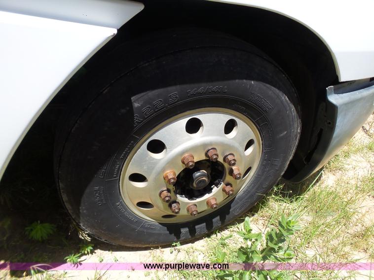 image for item L6592 1999 Freightliner Century Class semi truck